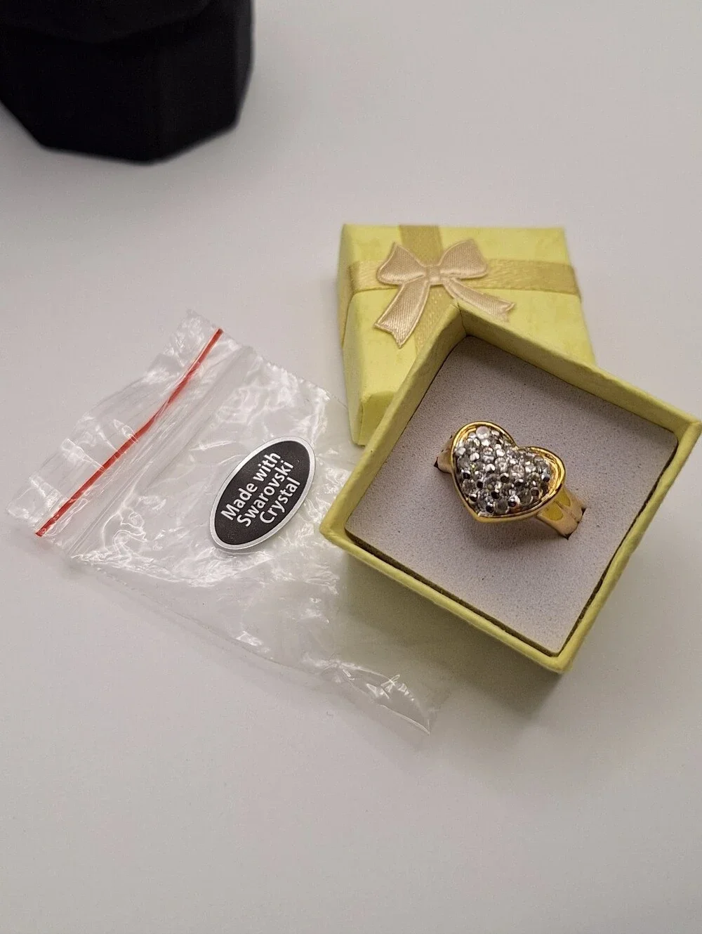 Made w/ Swarovski Crystals Pavé Heart Gold Tone Ring Size 8 New